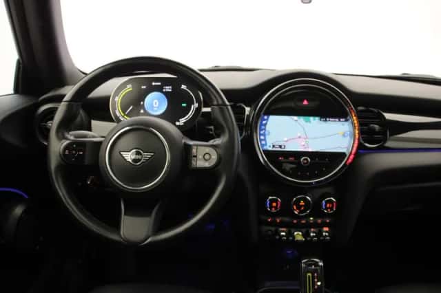 MINI Cooper (2022) thumbnail 4