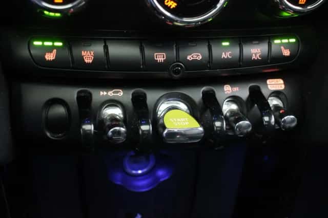MINI Cooper (2022) thumbnail 6