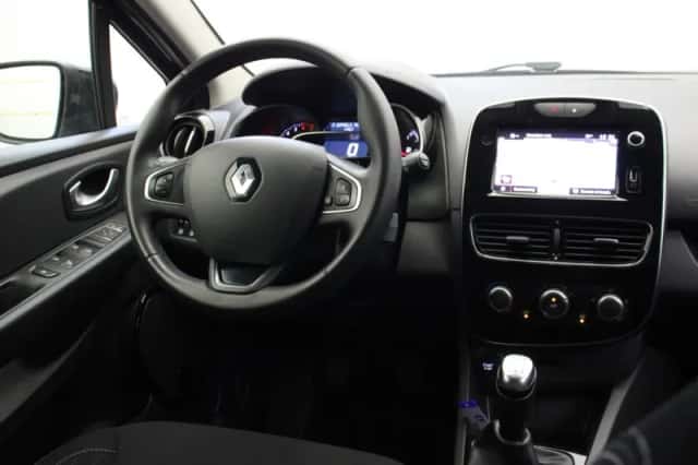 Renault Clio (2018) thumbnail 3