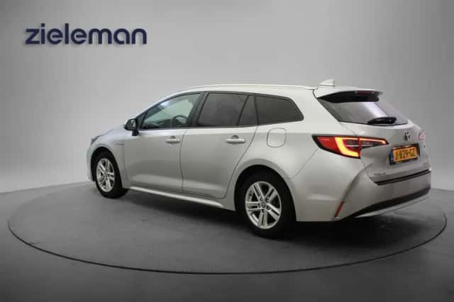 Toyota Corolla (2020) thumbnail 3