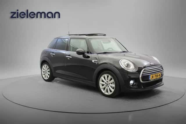 MINI Cooper (2015) thumbnail 1