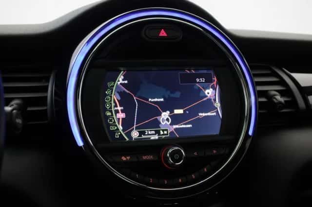 MINI Cooper (2015) thumbnail 5
