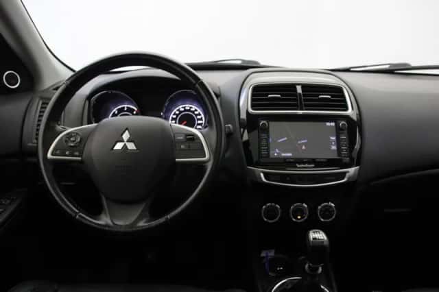 Mitsubishi ASX (2015) thumbnail 3