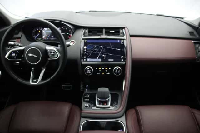 Jaguar E-Pace (2022) thumbnail 2