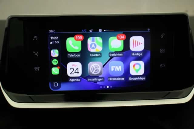 Peugeot 2008 (2021) thumbnail 4