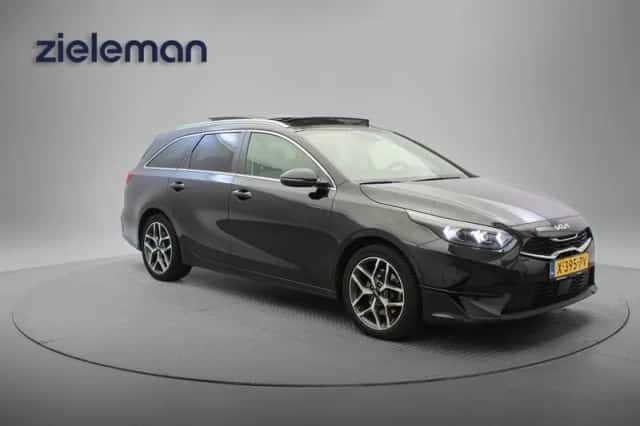 Kia Ceed (2024) thumbnail 1