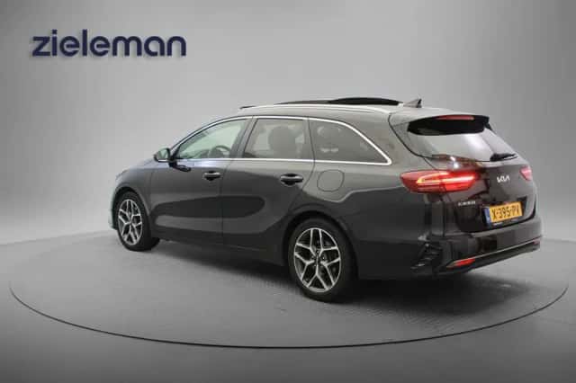 Kia Ceed (2024) thumbnail 3