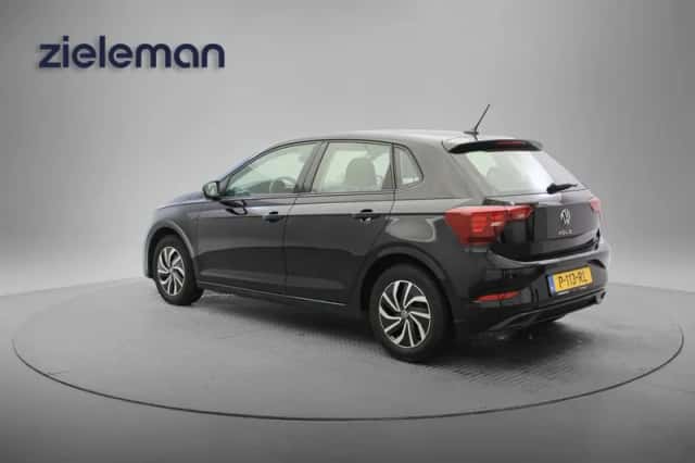 Volkswagen Polo (2022) thumbnail 3