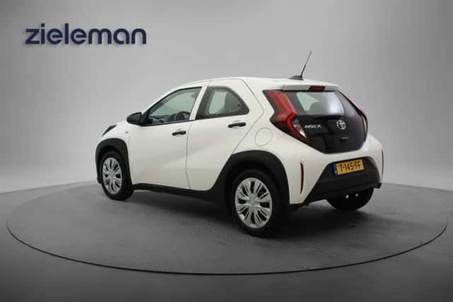Toyota Aygo X (2023) thumbnail 3