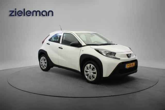 Toyota Aygo X (2023) thumbnail 1