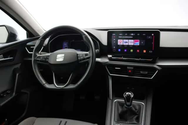 SEAT Leon (2021) thumbnail 3