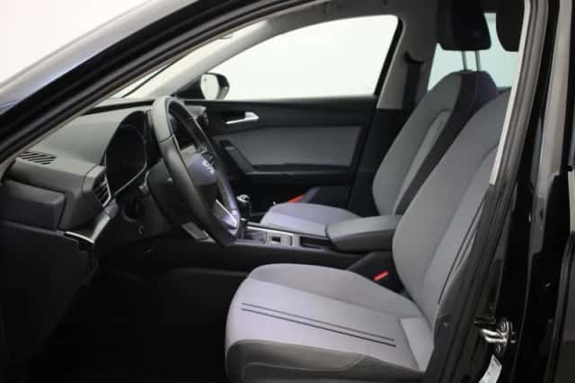 SEAT Leon (2021) thumbnail 5