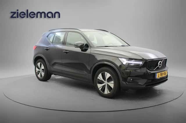 Volvo XC40 (2021) thumbnail 1