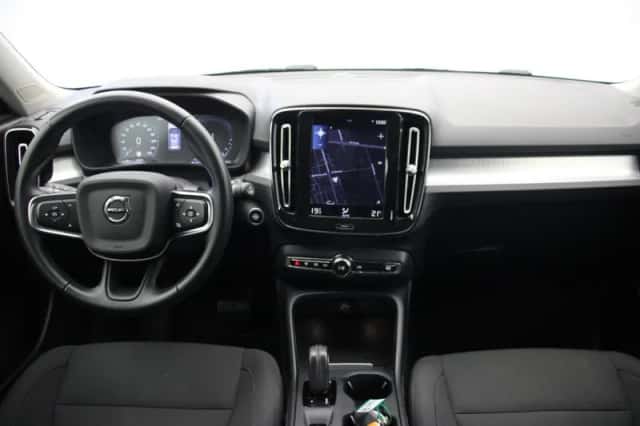 Volvo XC40 (2021) thumbnail 3
