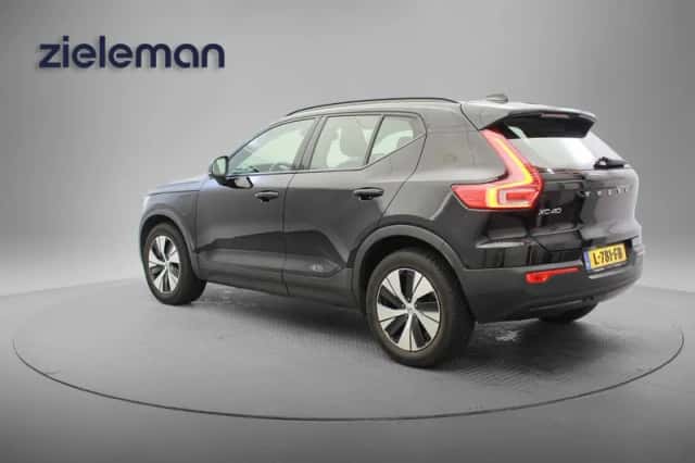 Volvo XC40 (2021) thumbnail 4