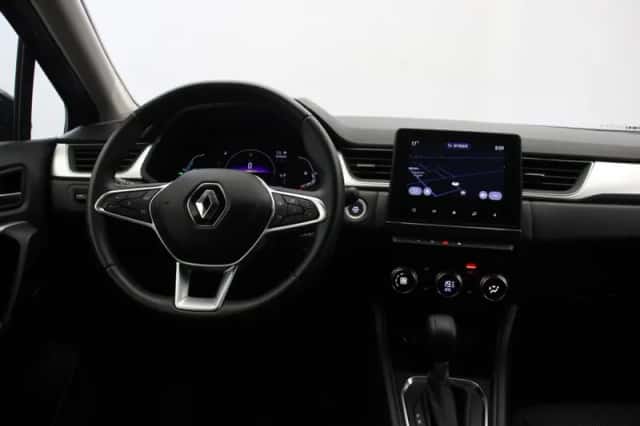 Renault Captur (2023) thumbnail 3