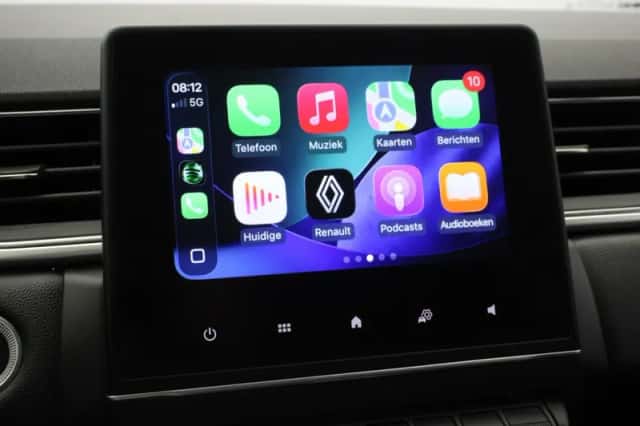 Renault Captur (2023) thumbnail 5