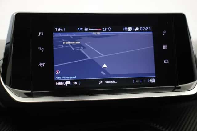 Peugeot 2008 (2020) thumbnail 6