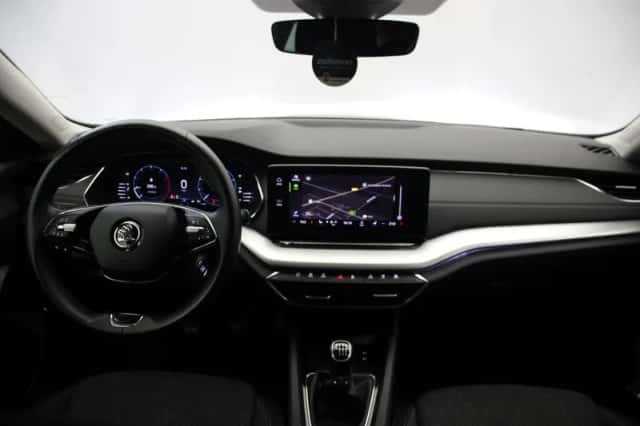 Škoda Octavia (2021) thumbnail 2