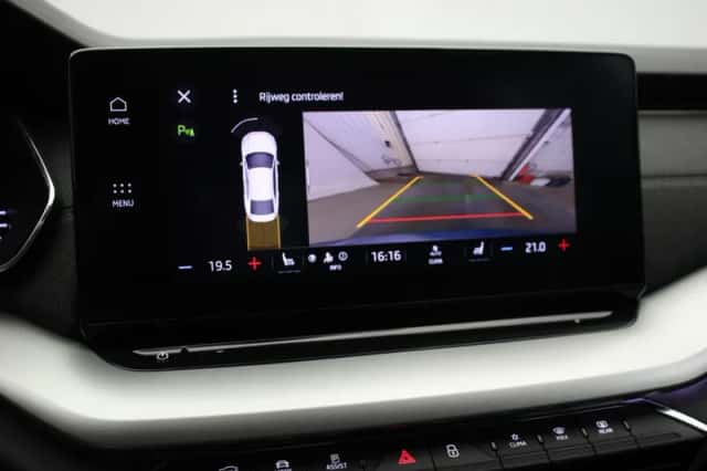 Škoda Octavia (2021) thumbnail 6