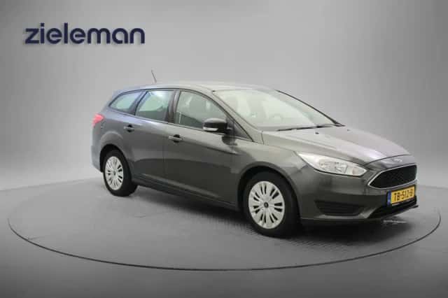 Ford Focus (2018) thumbnail 1