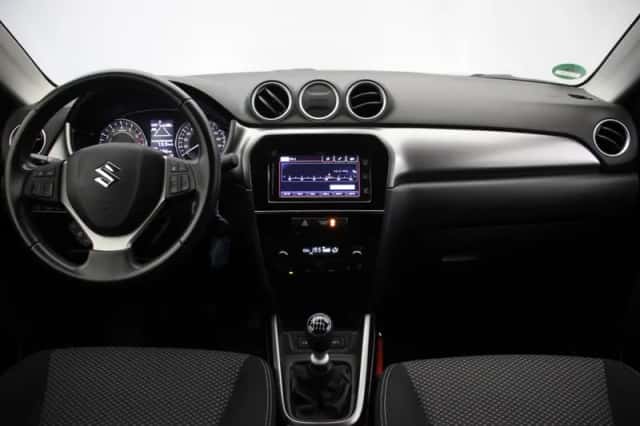 Suzuki Vitara (2021) thumbnail 2