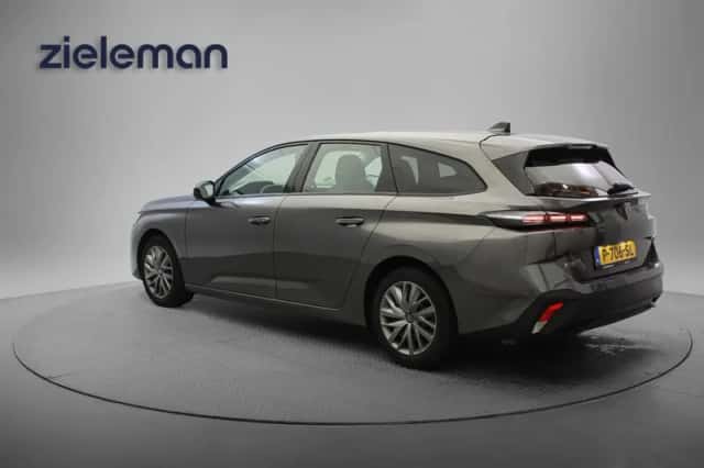 Peugeot 308 (2022) thumbnail 3