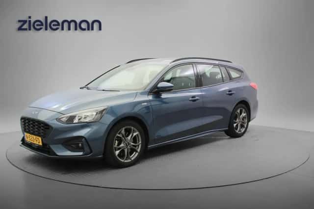 Ford Focus (2021) thumbnail 1