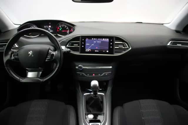 Peugeot 308 (2018) thumbnail 2