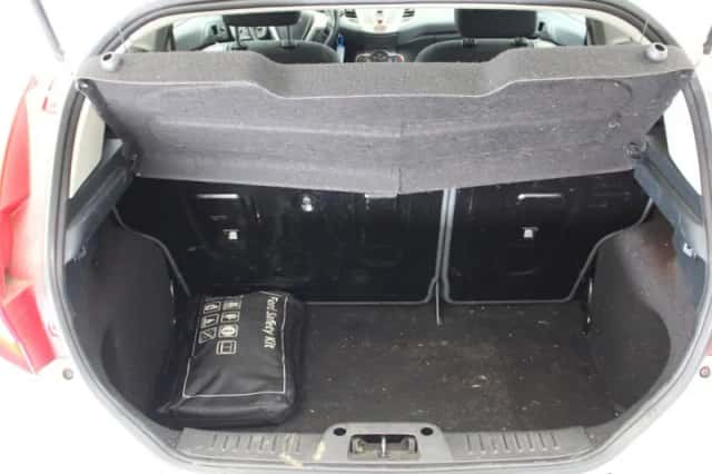 Ford Fiesta (2011) thumbnail 6
