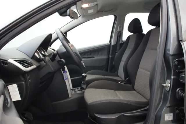 Peugeot 207 (2010) thumbnail 5