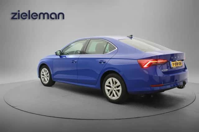 Škoda Octavia (2022) thumbnail 3