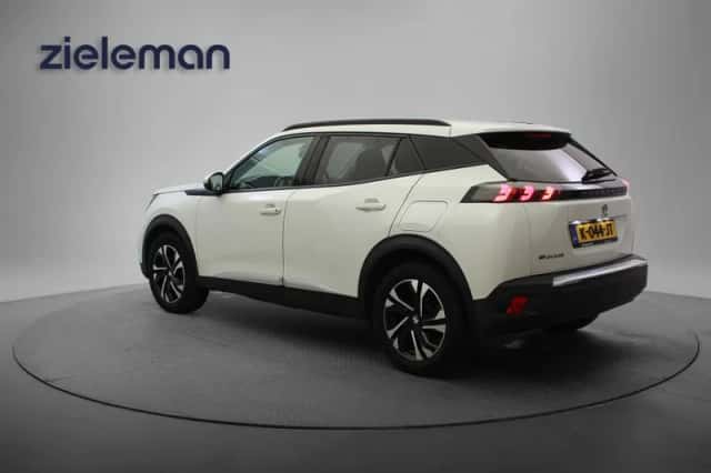 Peugeot e-2008 (2020) thumbnail 3