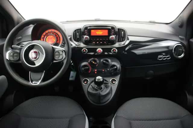 Fiat 500 (2021) thumbnail 2