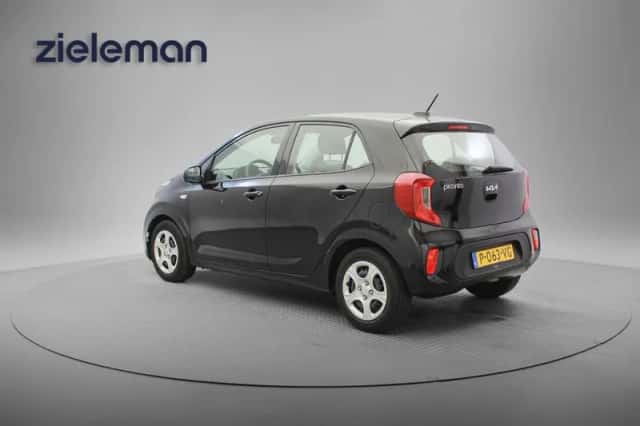 Kia Picanto (2022) thumbnail 3