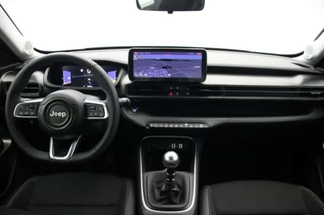 Jeep Avenger (2023) thumbnail 2