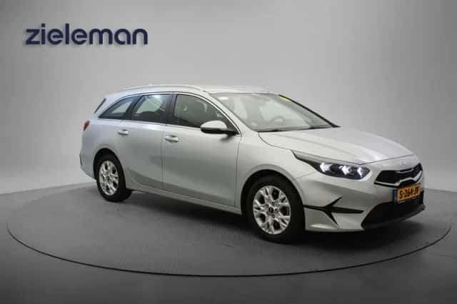 Kia Ceed (2023) thumbnail 1