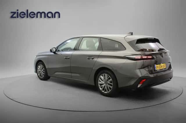 Peugeot 308 (2022) thumbnail 3