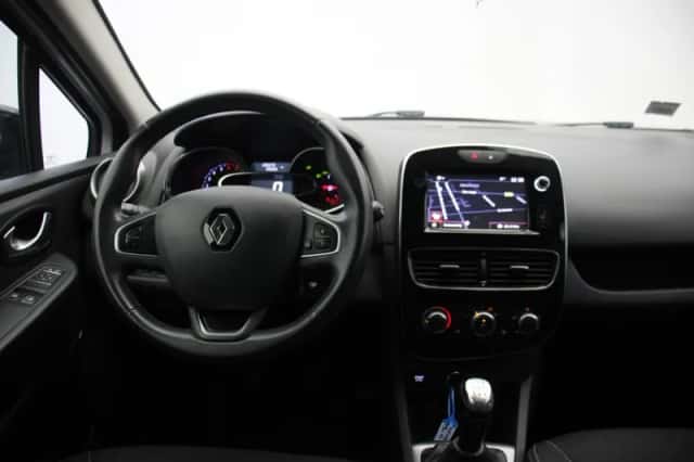 Renault Clio (2017) thumbnail 3