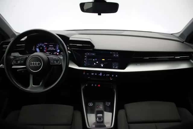 Audi A3 (2021) thumbnail 2