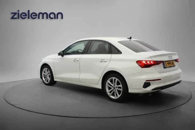 Audi A3 (2021) thumbnail 3