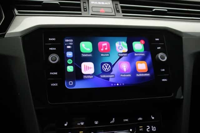 Volkswagen Passat (2023) thumbnail 6