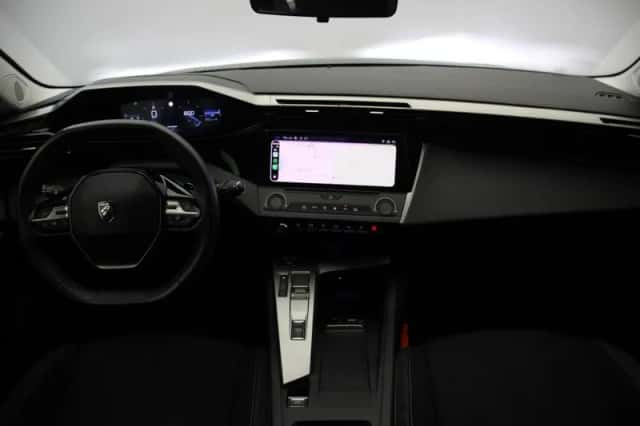Peugeot 308 (2022) thumbnail 2