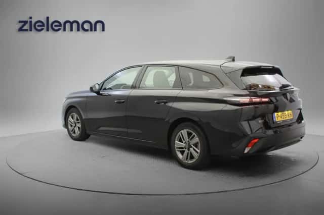 Peugeot 308 (2022) thumbnail 3