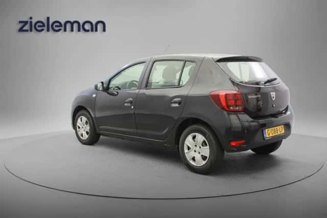 Dacia Sandero (2019) thumbnail 3