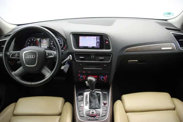 Audi Q5 (2011) thumbnail 2
