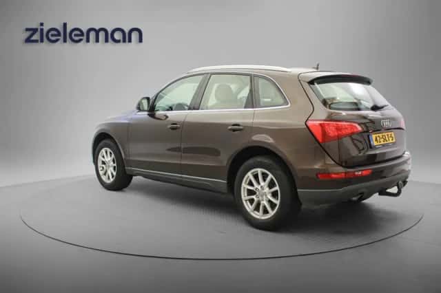 Audi Q5 (2011) thumbnail 3