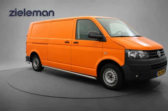 Volkswagen Transporter (2013) thumbnail 1