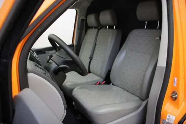 Volkswagen Transporter (2013) thumbnail 5