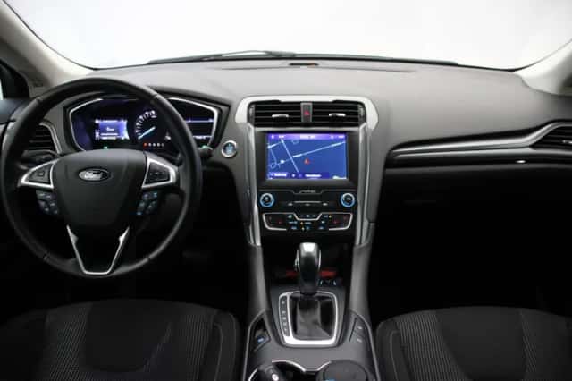 Ford Mondeo (2021) thumbnail 2